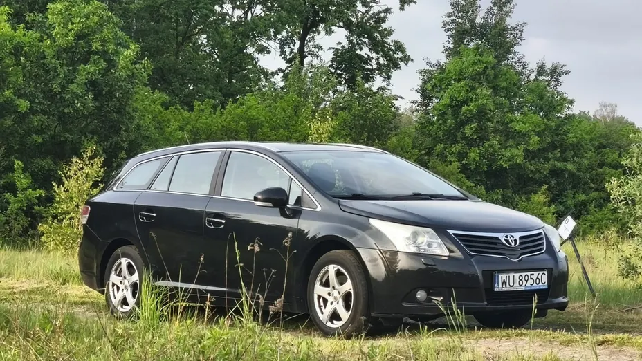 TOYOTA Avensis -