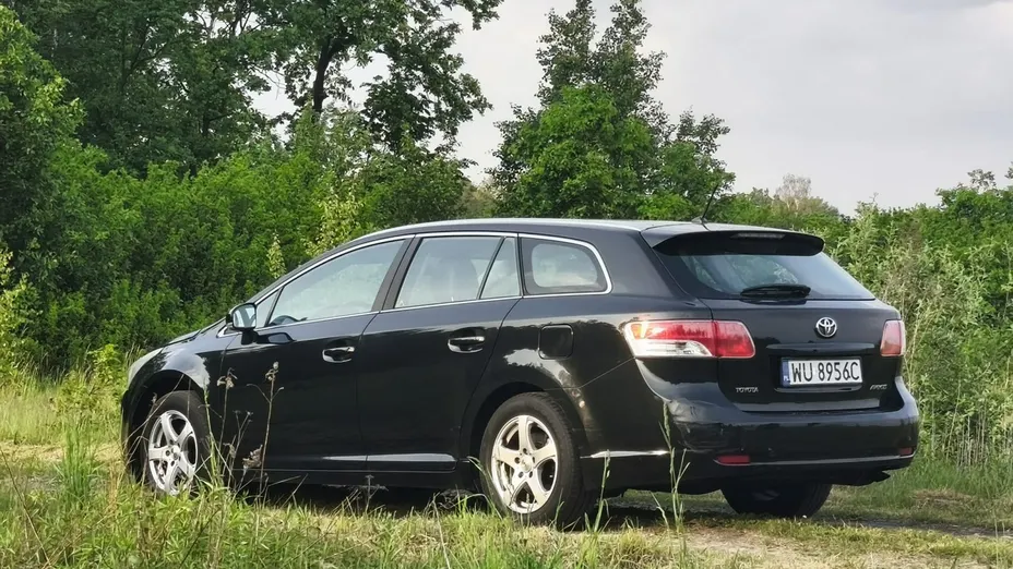 TOYOTA Avensis -