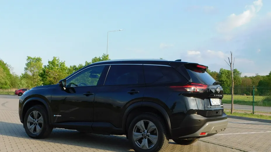 NISSAN X-Trail -