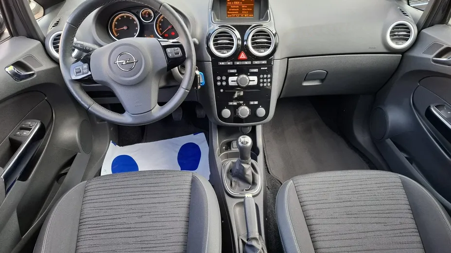 OPEL Corsa -