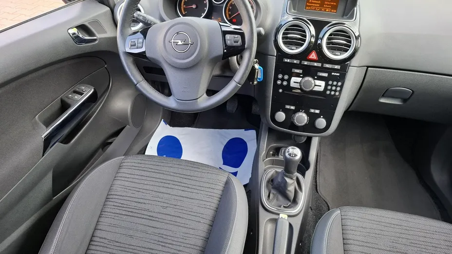 OPEL Corsa -