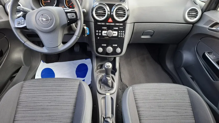 OPEL Corsa -
