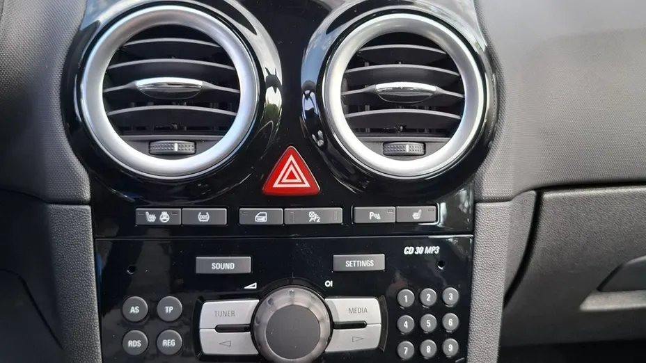OPEL Corsa -