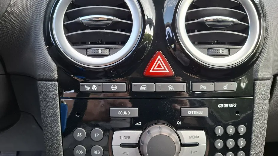OPEL Corsa -