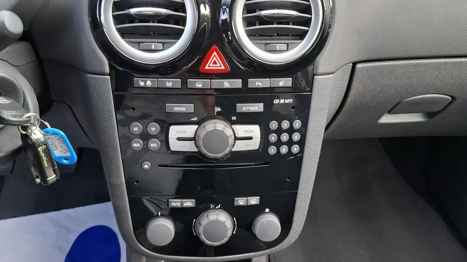 OPEL Corsa -
