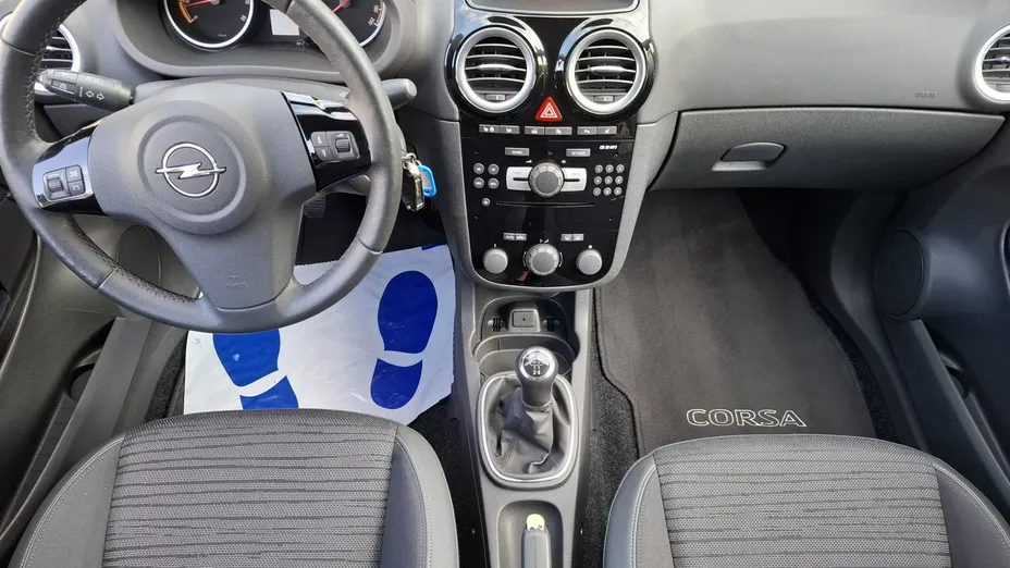OPEL Corsa -