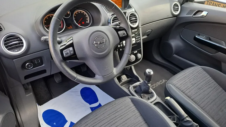 OPEL Corsa -