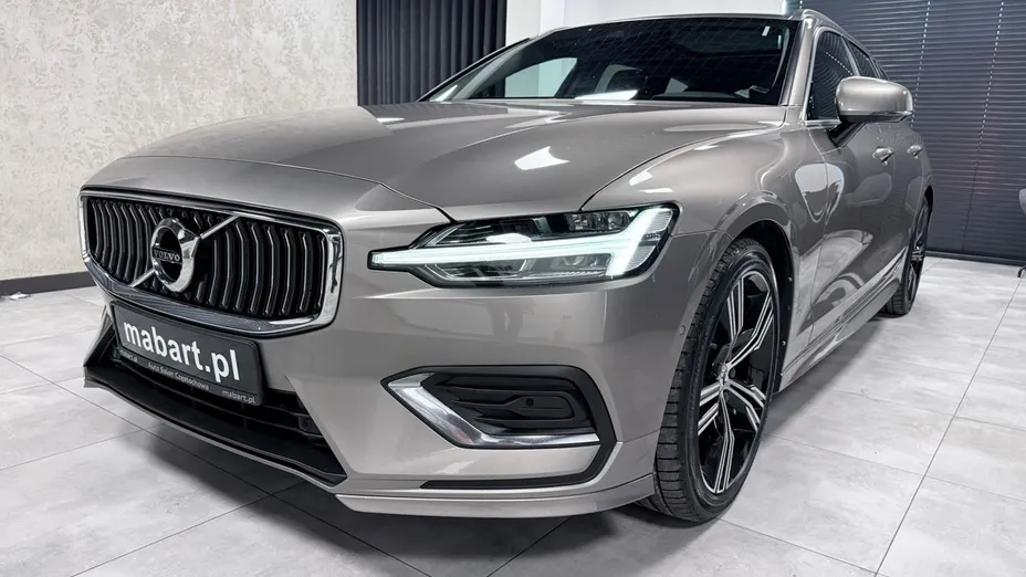 VOLVO V60 -