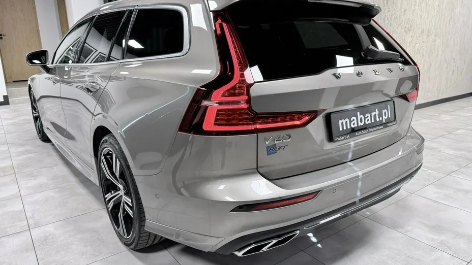 VOLVO V60 -
