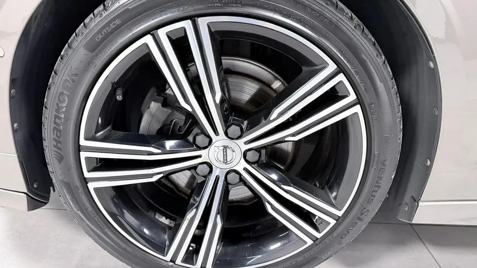 VOLVO V60 -