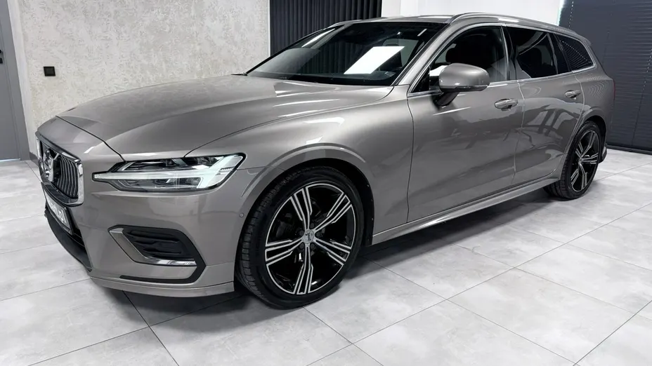 VOLVO V60 -