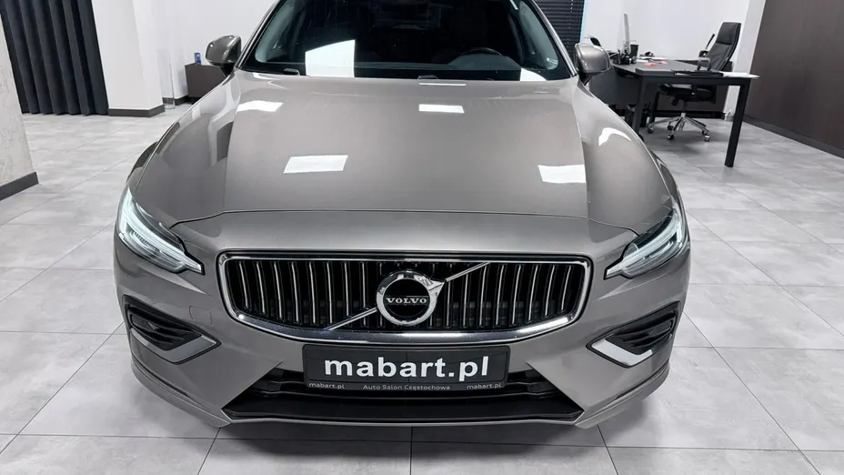 VOLVO V60 -
