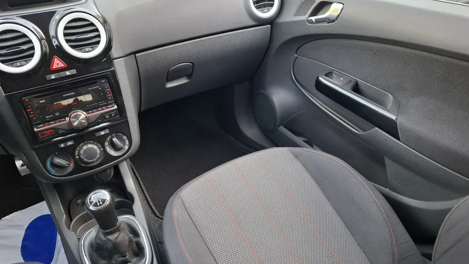 OPEL Corsa -