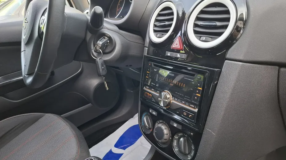 OPEL Corsa -
