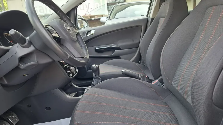 OPEL Corsa -