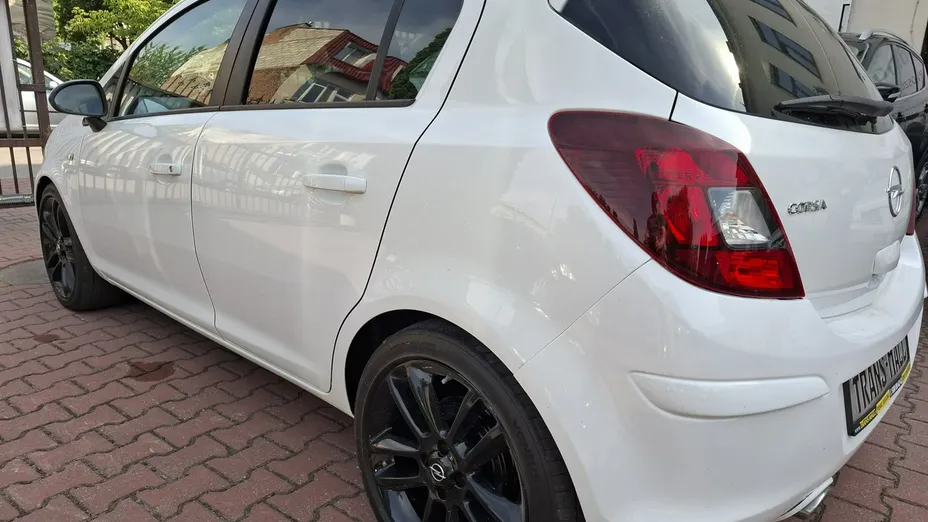 OPEL Corsa -