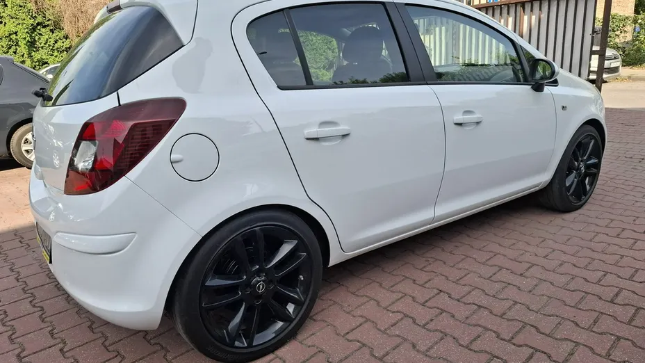 OPEL Corsa -