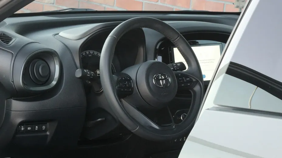 TOYOTA Aygo X -