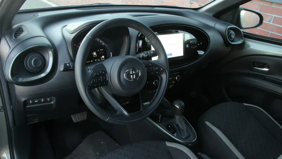 TOYOTA Aygo X -