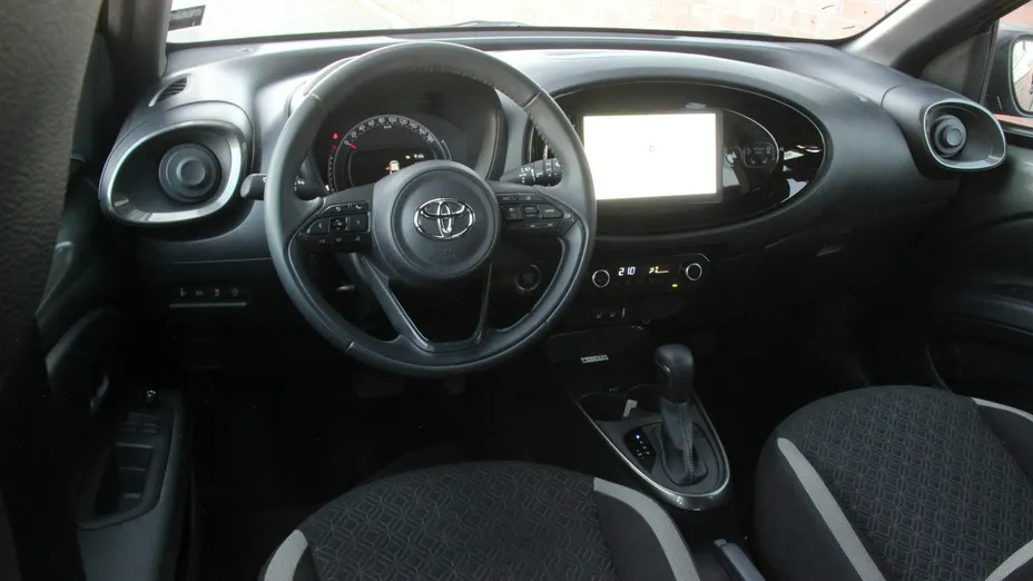 TOYOTA Aygo X -