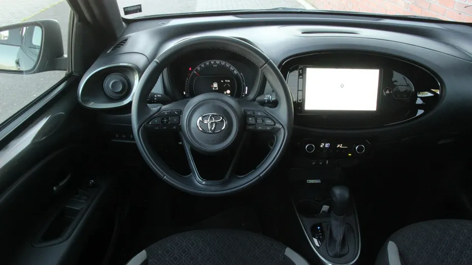 TOYOTA Aygo X -