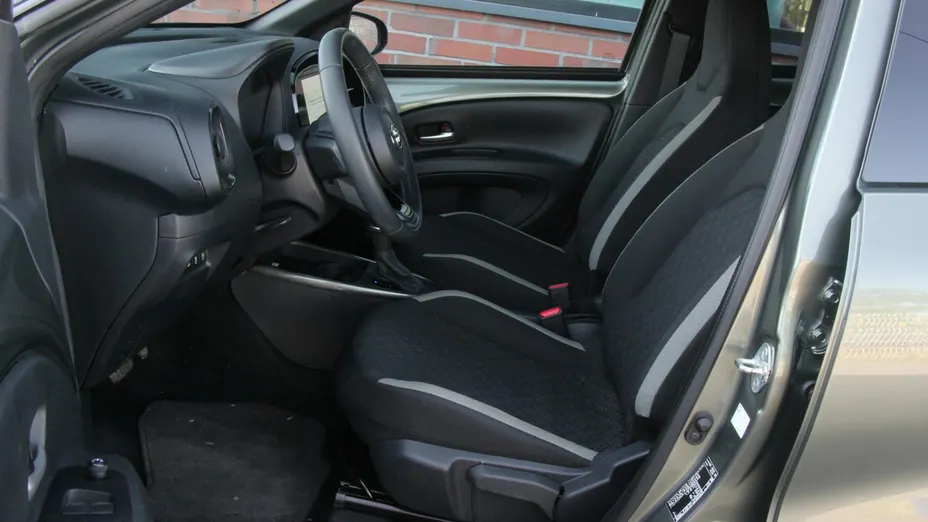 TOYOTA Aygo X -