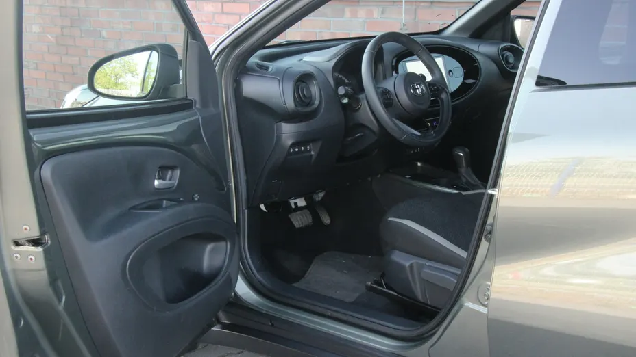 TOYOTA Aygo X -