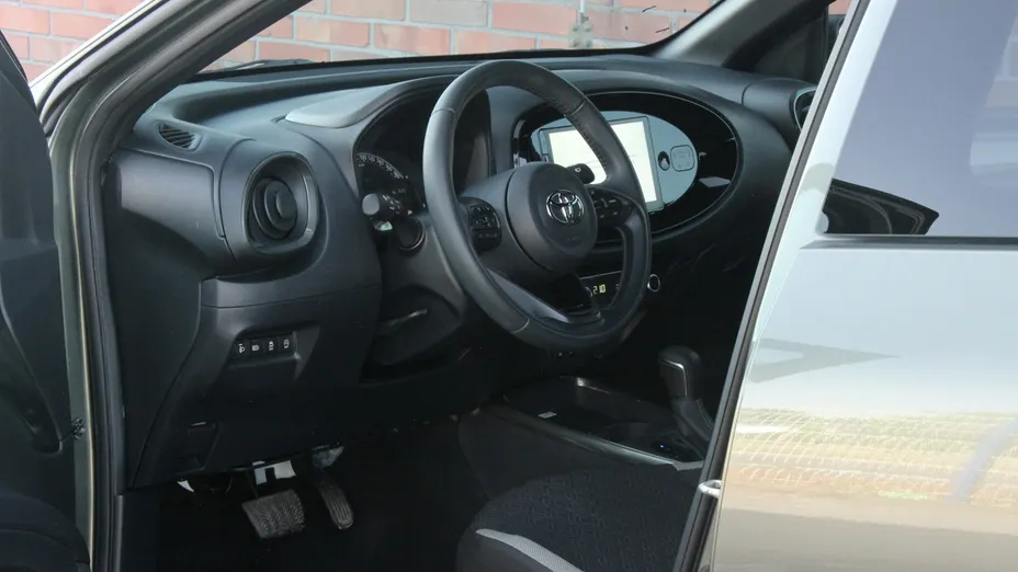 TOYOTA Aygo X -