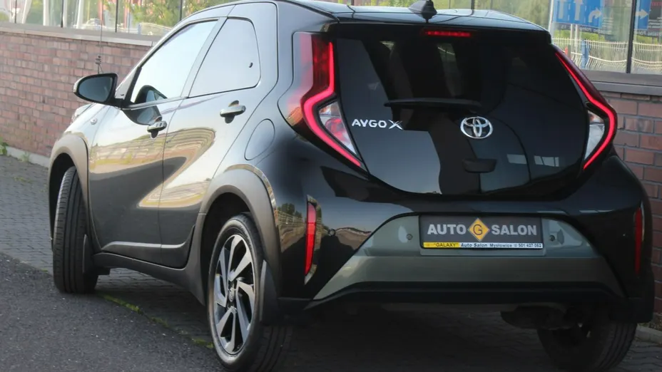 TOYOTA Aygo X -