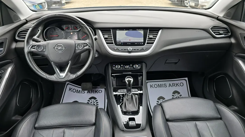 OPEL Grandland X -