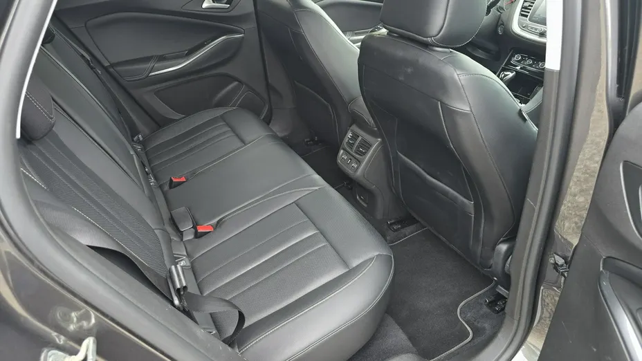 OPEL Grandland X -