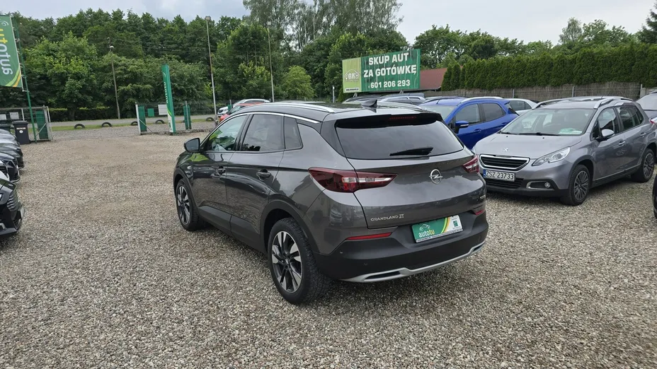 OPEL Grandland X -