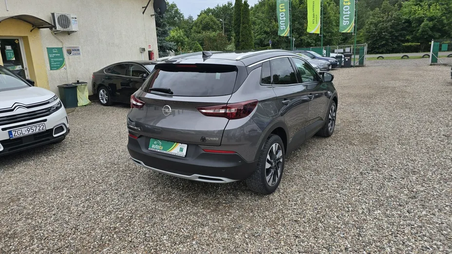 OPEL Grandland X -