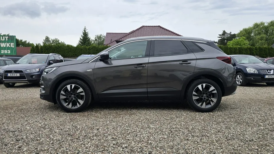 OPEL Grandland X -