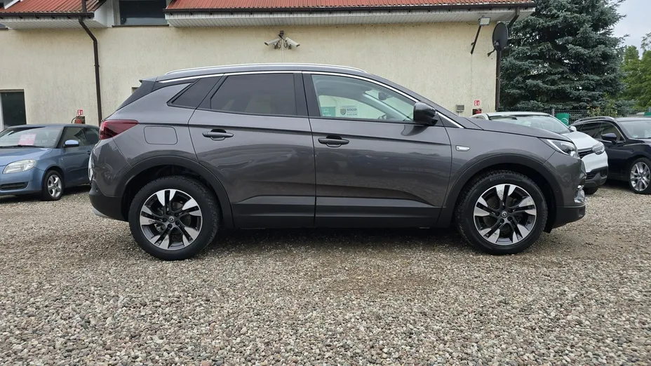 OPEL Grandland X -