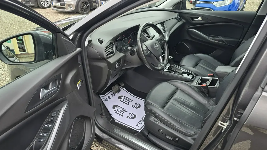 OPEL Grandland X -