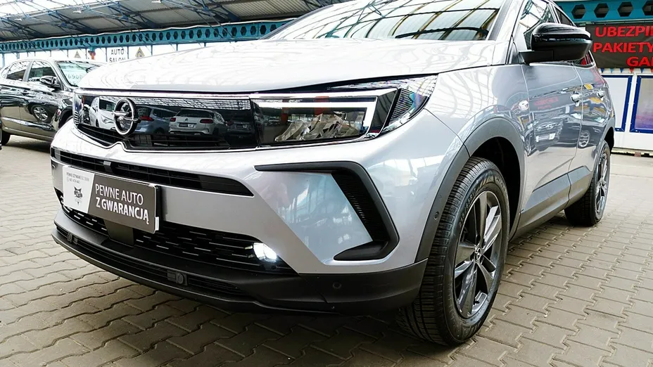 OPEL Grandland X -