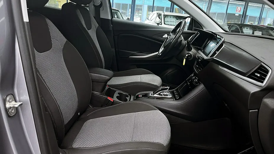 OPEL Grandland X -