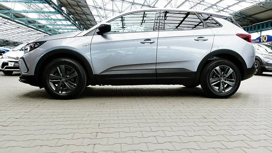 OPEL Grandland X -