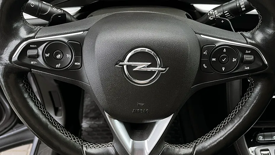 OPEL Grandland X -