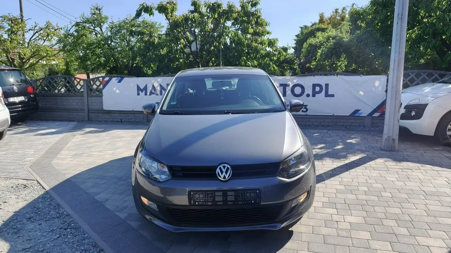 VOLKSWAGEN Polo -