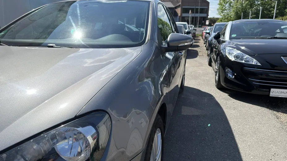 VOLKSWAGEN Golf -