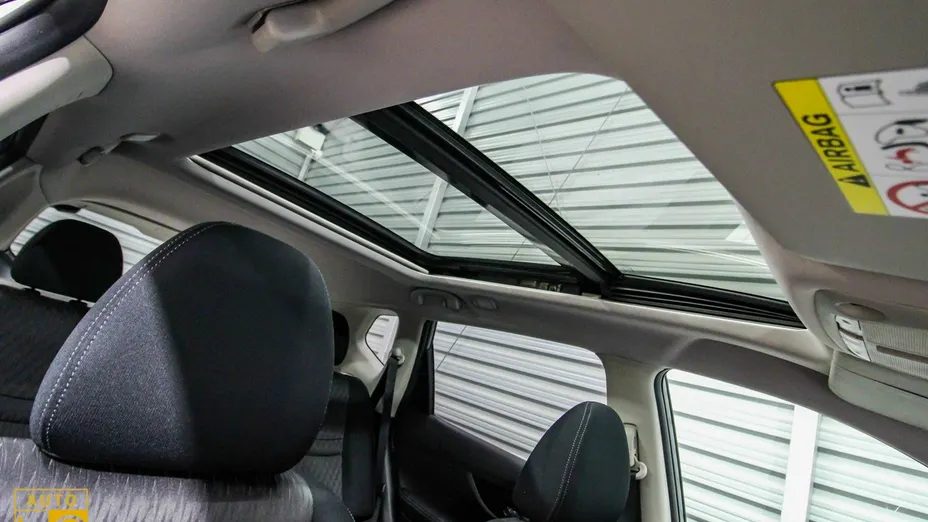 NISSAN X-Trail -