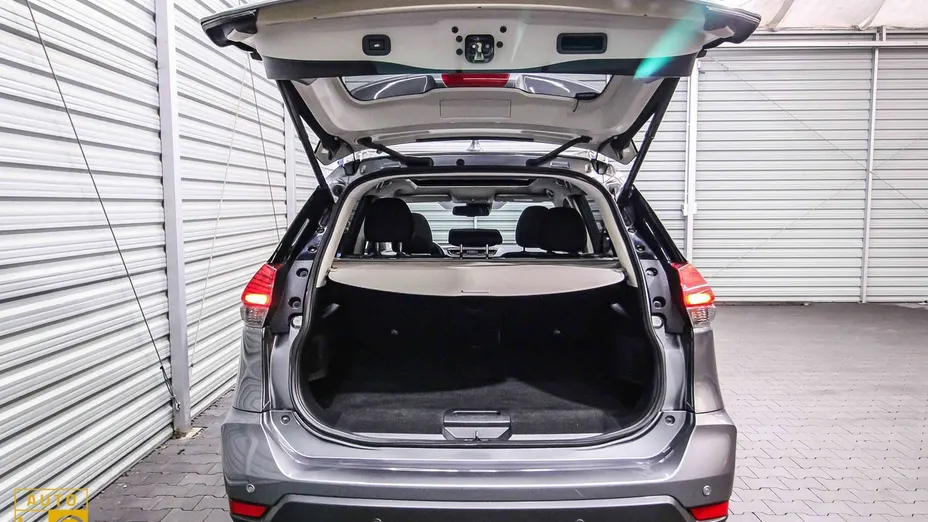 NISSAN X-Trail -