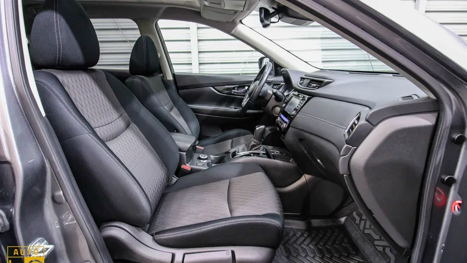 NISSAN X-Trail -