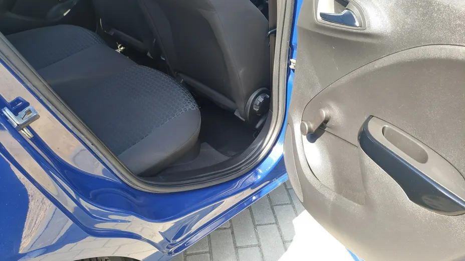OPEL Corsa -