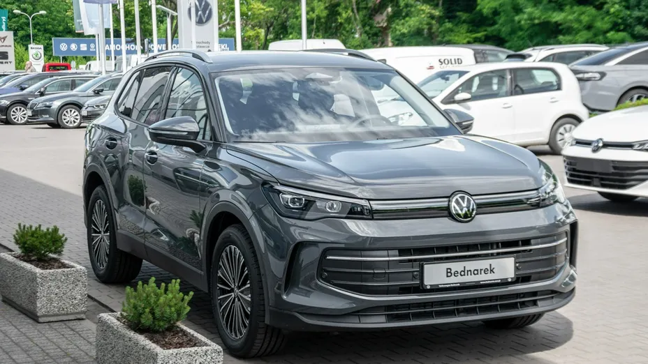VOLKSWAGEN Tiguan -