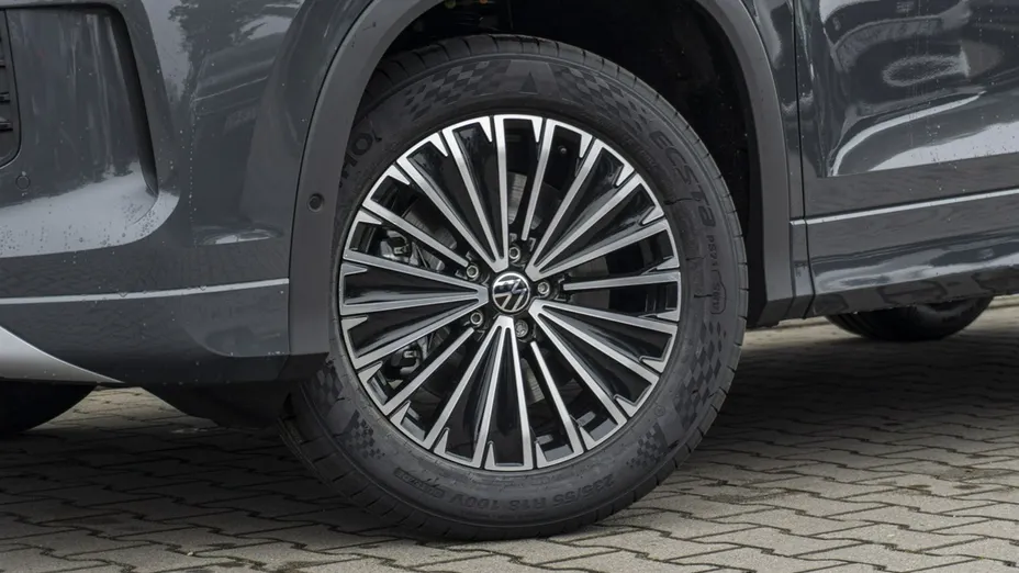 VOLKSWAGEN Tayron -