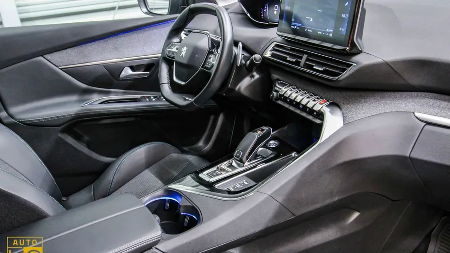 PEUGEOT 3008 -