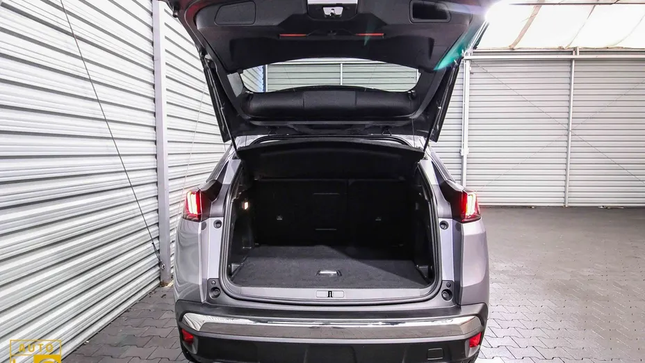 PEUGEOT 3008 -